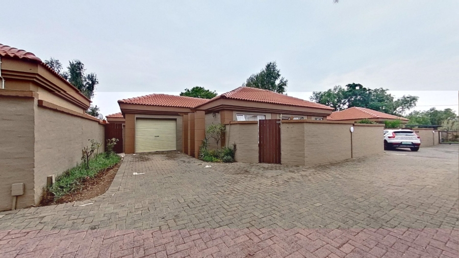 2 Bedroom Property for Sale in Heuwelsig Free State